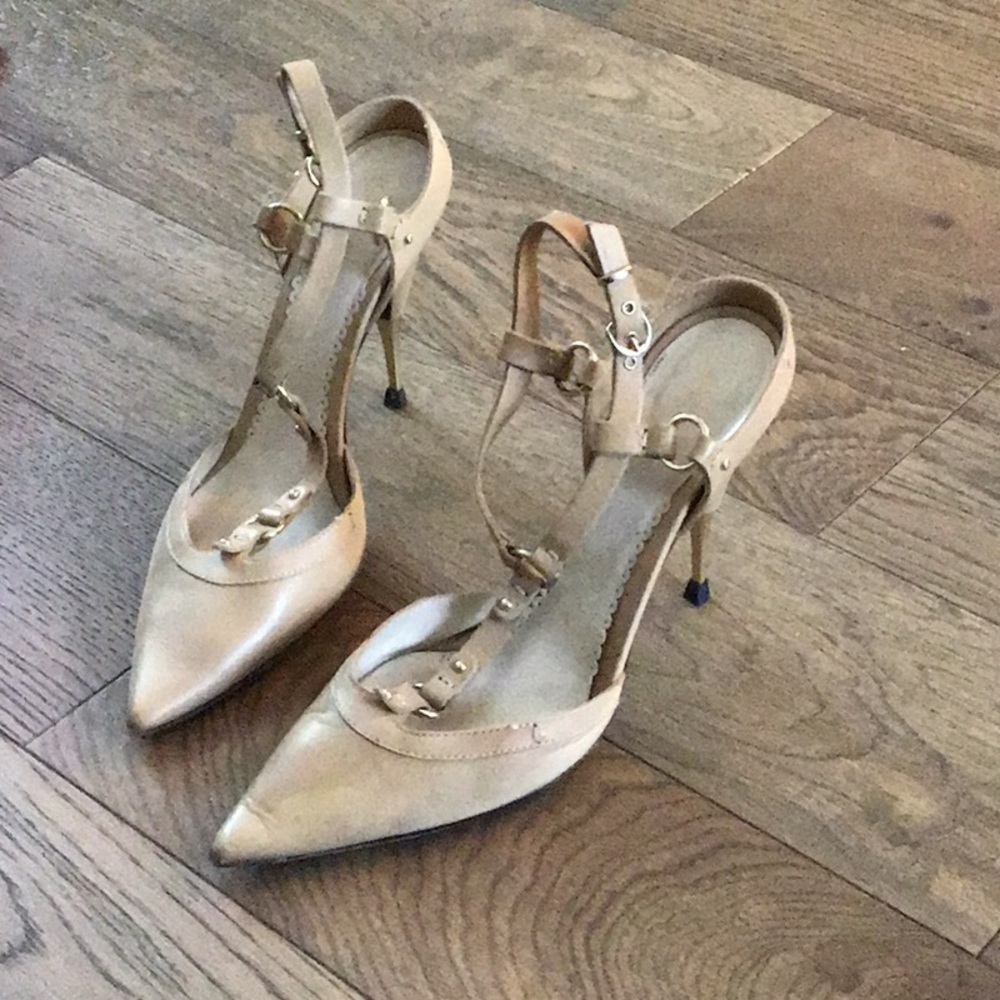 Vintage Giorgio Armani Italian leather heels